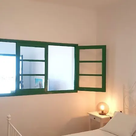 Salitre-1ª Linea De Mar Famara