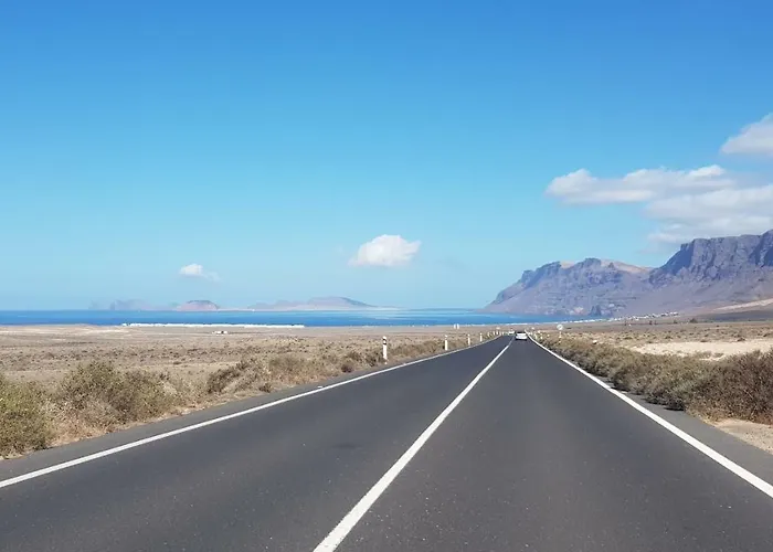 Salitre-1ª Linea De Mar Famara